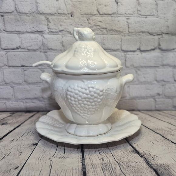Vintage 4-piece Soup Tureen by California Pottery - Picture 1 of 10